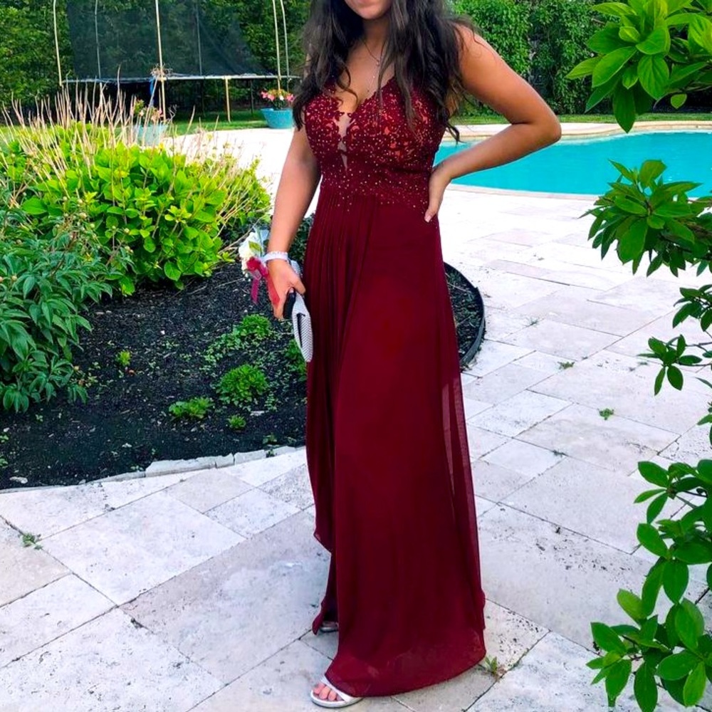 Faviana size 6 red prom dress